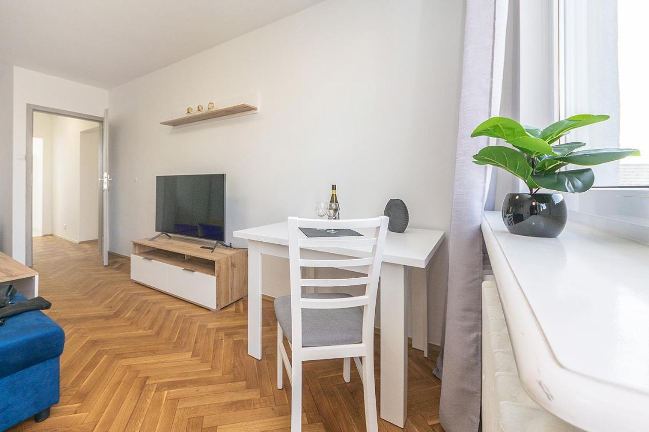 Glow Apartments, Apartament Kolobrzeska Danzica Esterno foto